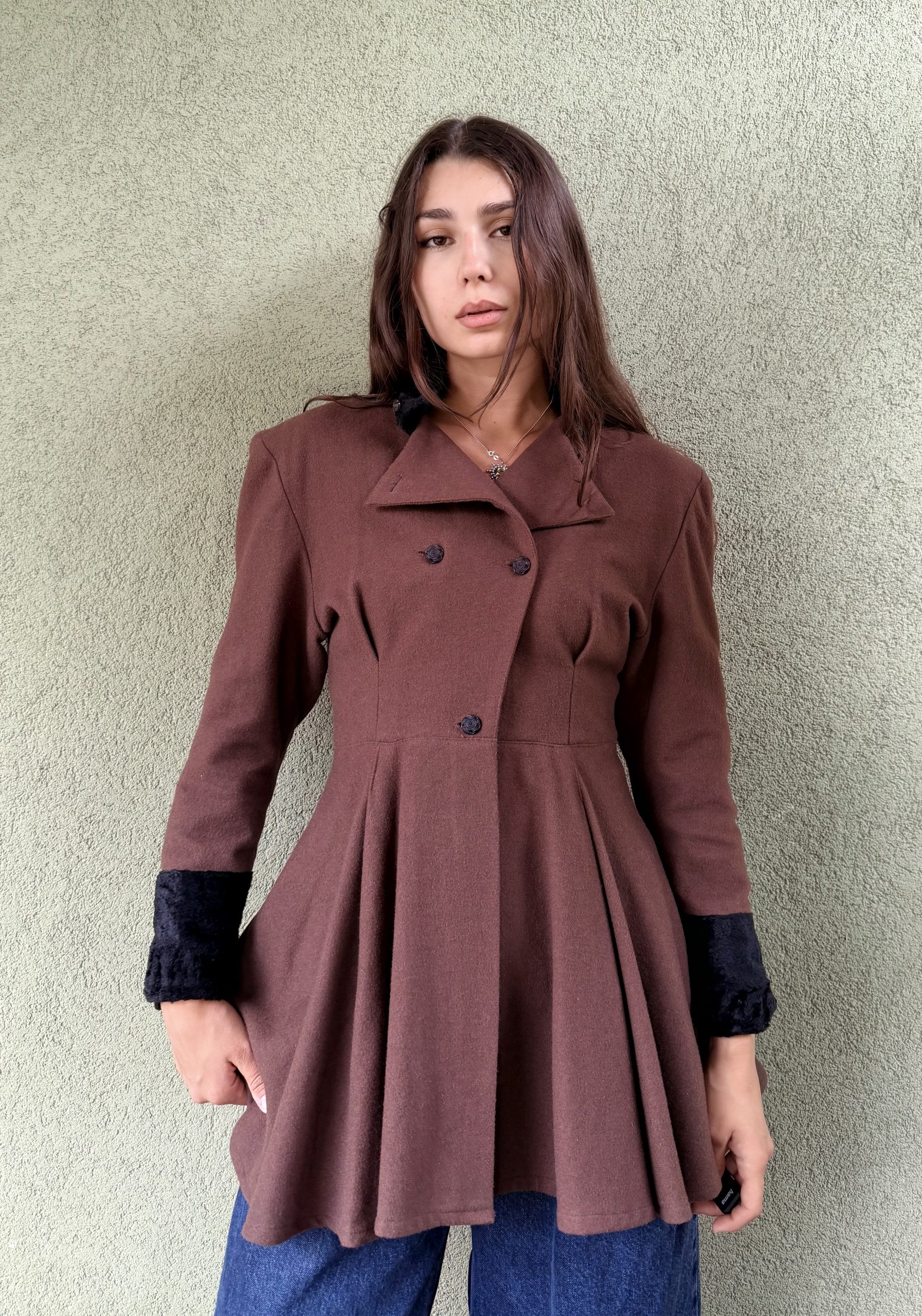 Vintage wełniany płaszcz z rozkoszowanym dołem XS/S - obrazek 3