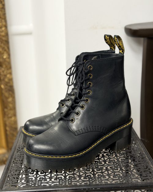 Skórzane botki dr Martens na obcasie 37