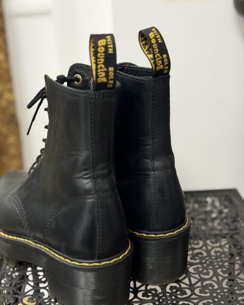 Skórzane botki dr Martens na obcasie 37