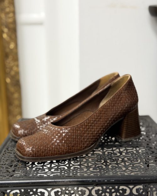 Vintage skórzane plecione buty na obcasie 37